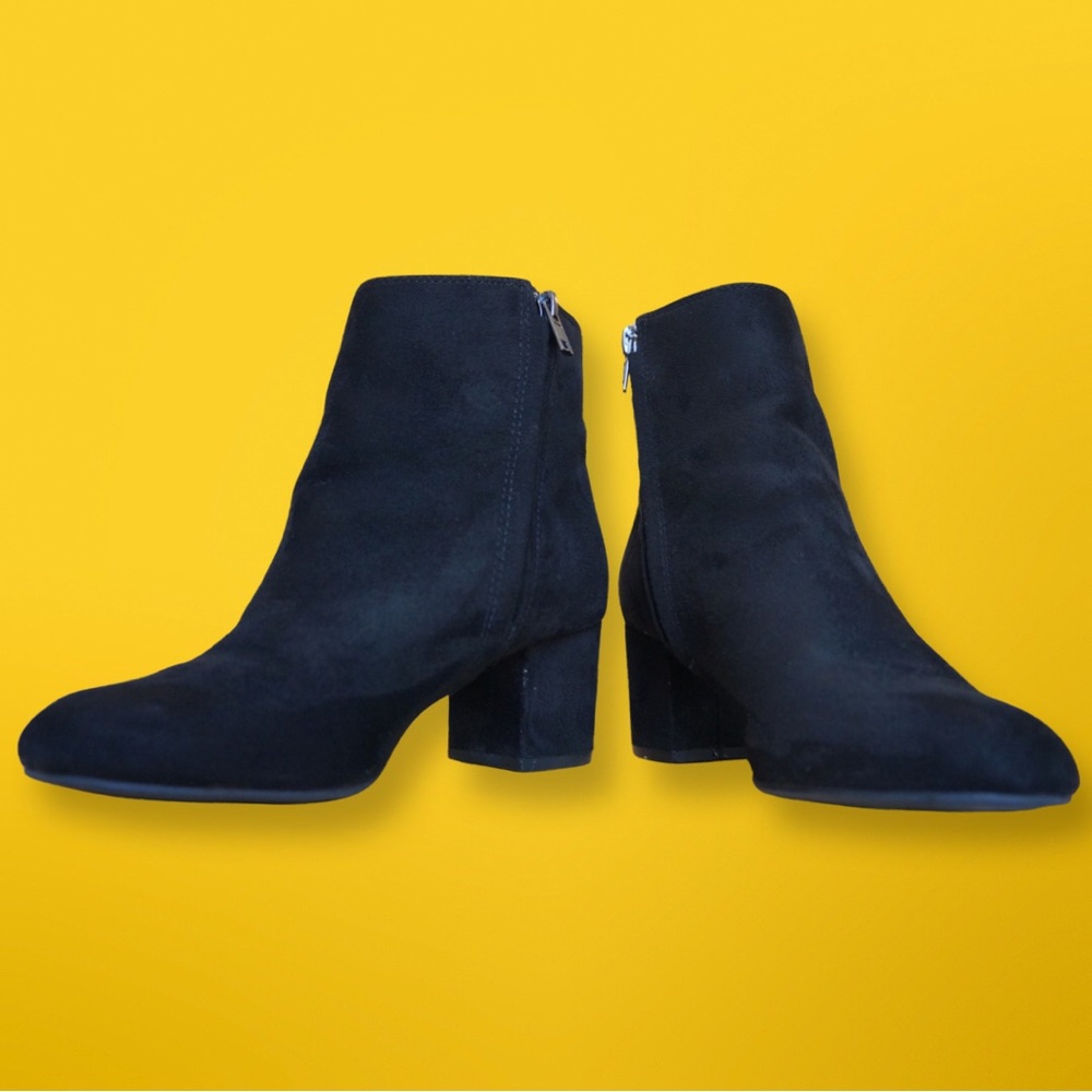 Rebel by Zigi Suede Black High-heeled Black Booties, Size 6